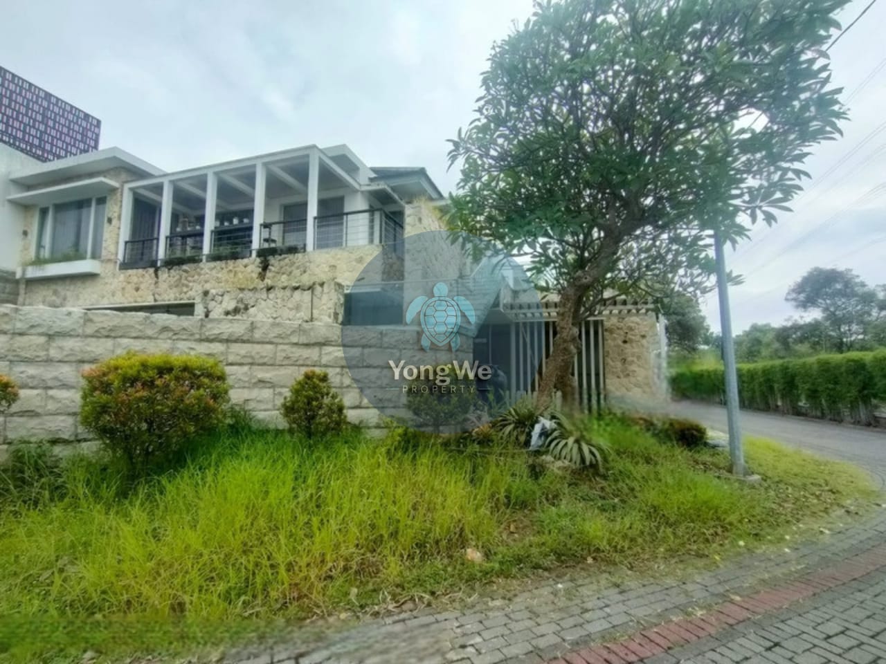 Tampak Dalam
